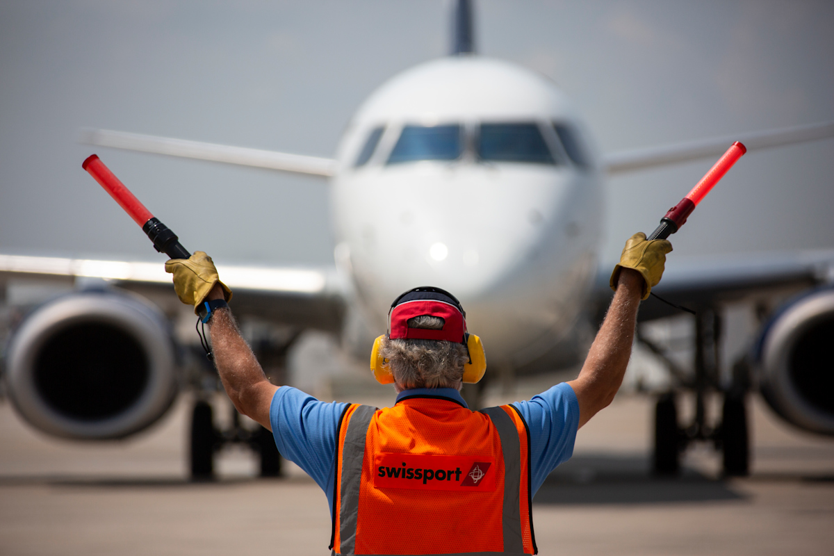 Ramp Workers Marshaller