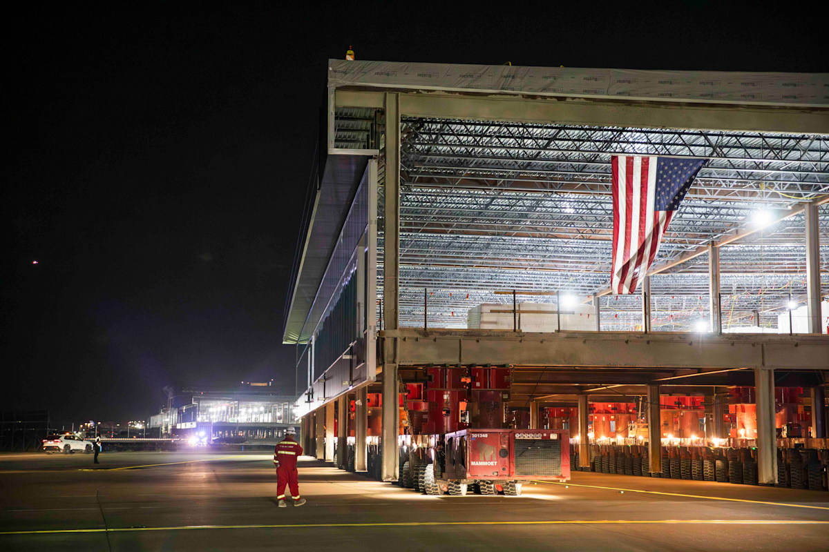 DFW Terminal F Module Move 2