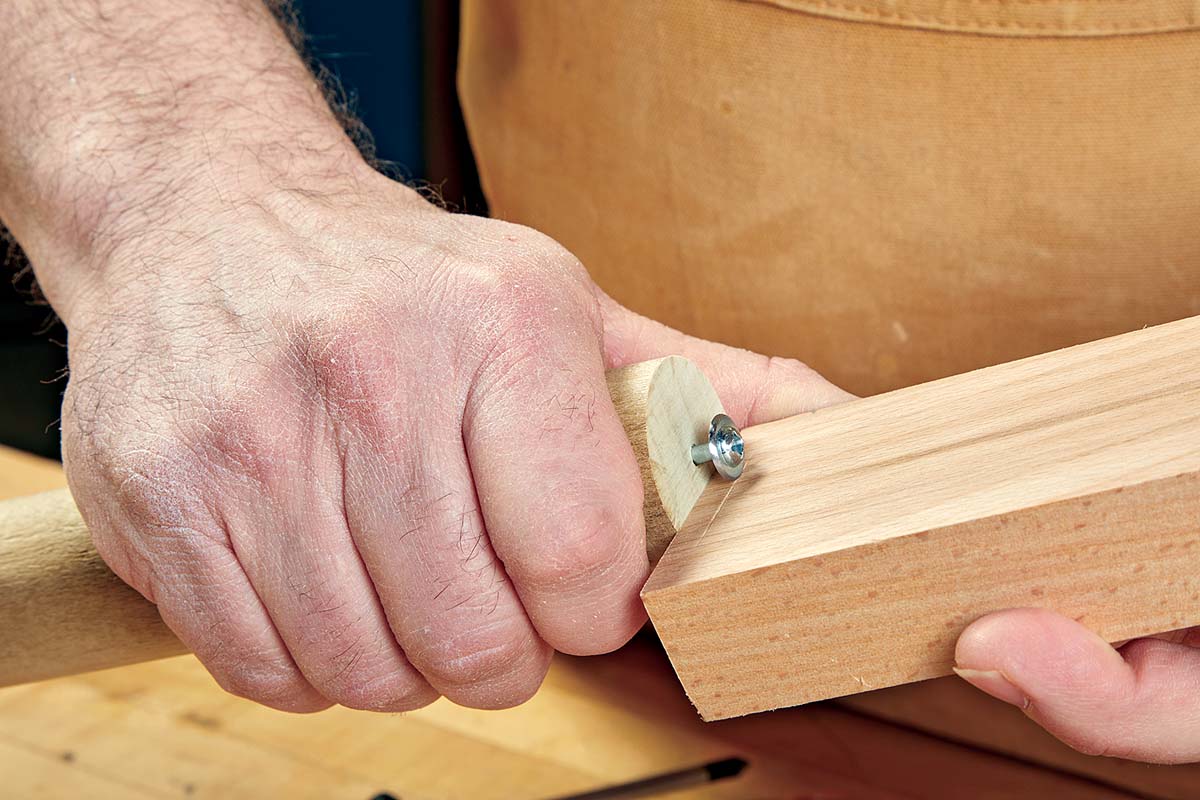 using diy marking gauge to scratch wood