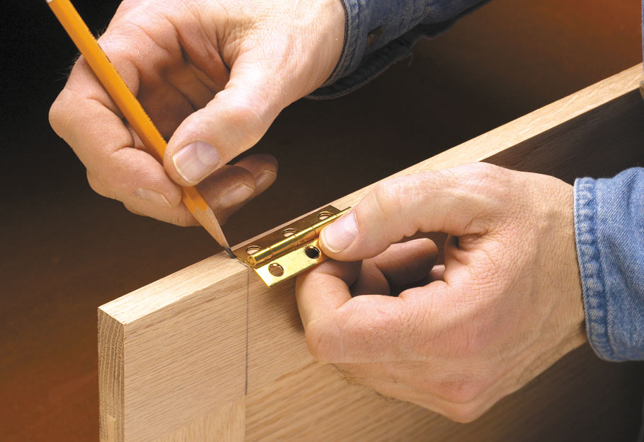 Setting up the adjustable hinge mortising jig