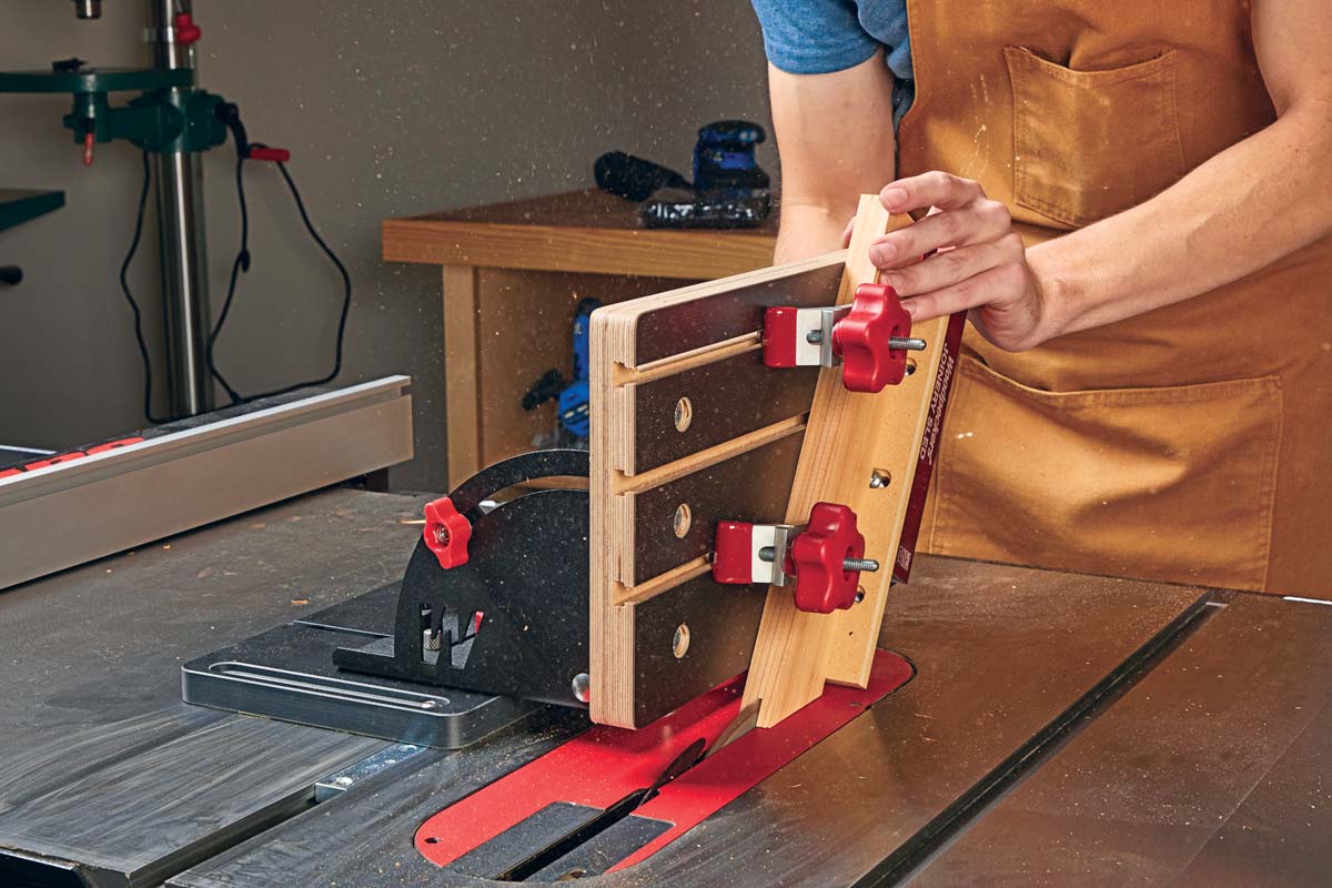 using the titltable fence of the joinery sled