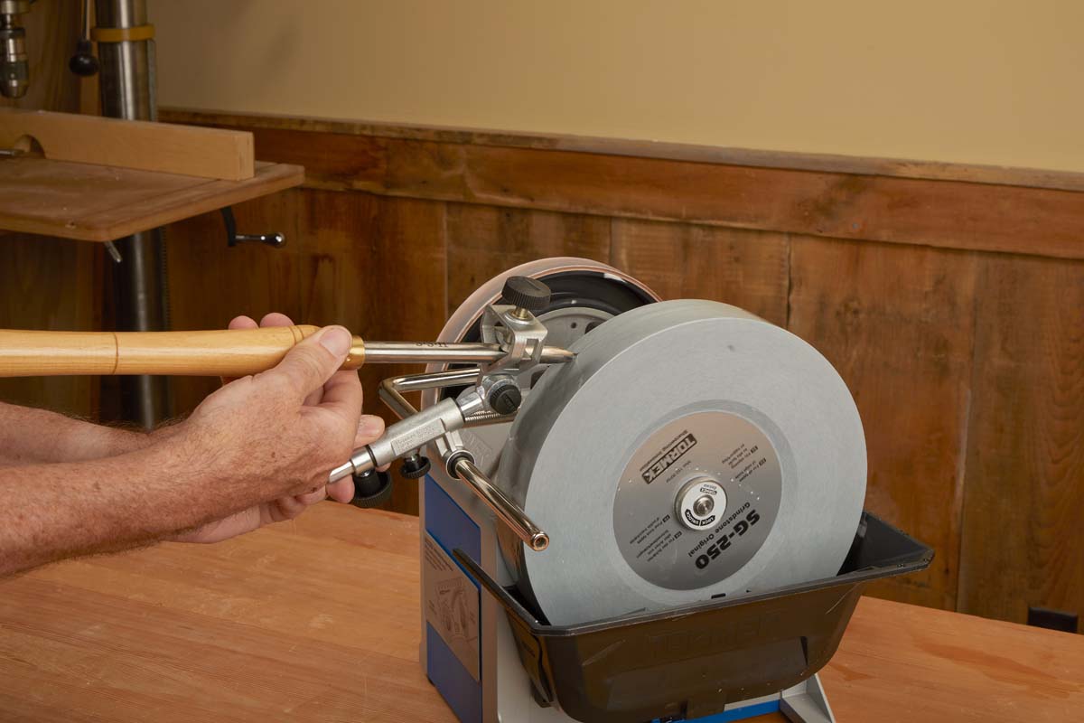 sharpening nose of turning tool with SVD-186 figure 2