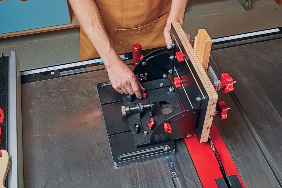 adjusting the miter bar of the joinery sled
