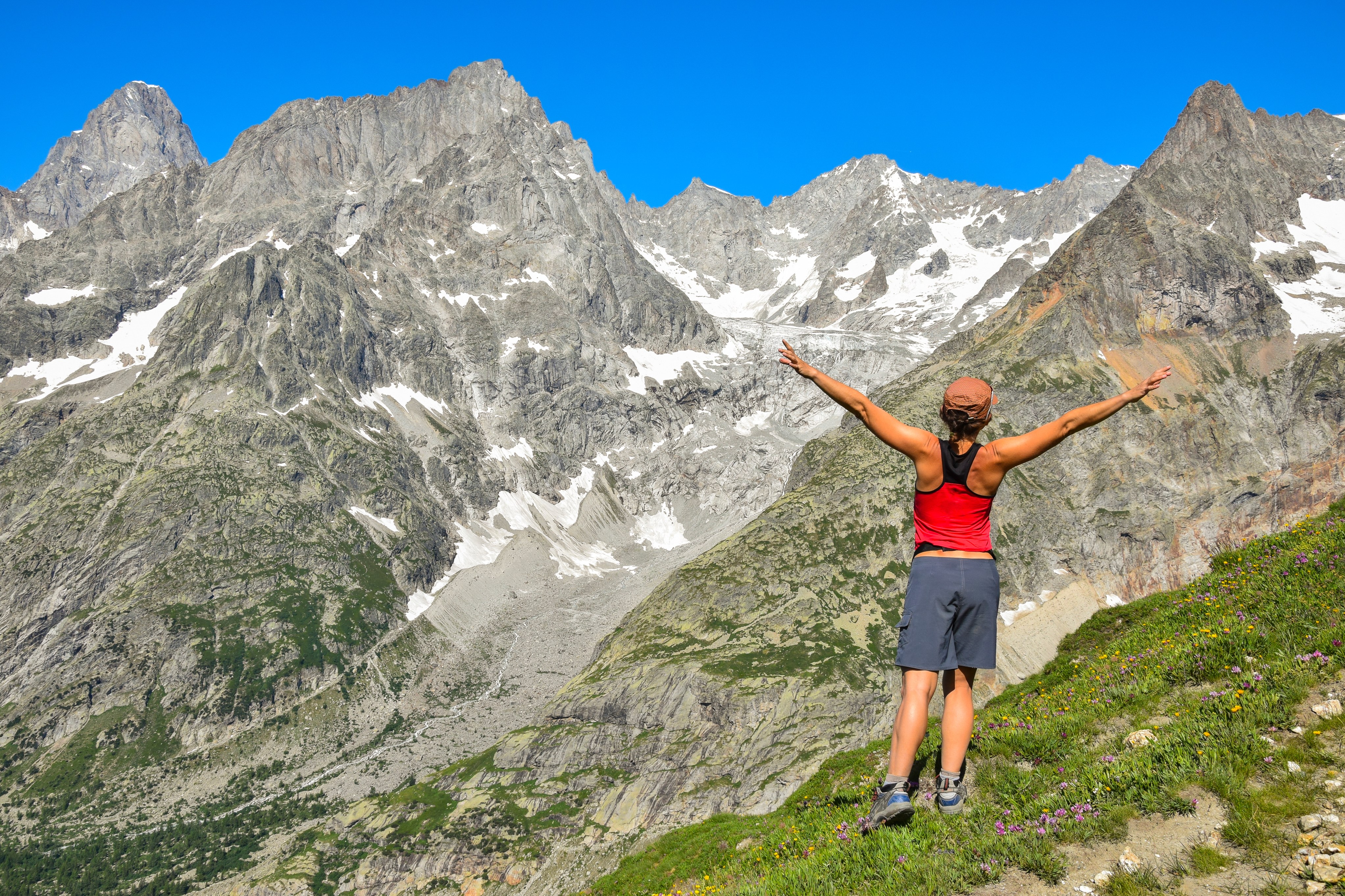 Col du Grand ferret, Tour du Mont Blanc. Photo:shutterstock_1458180008