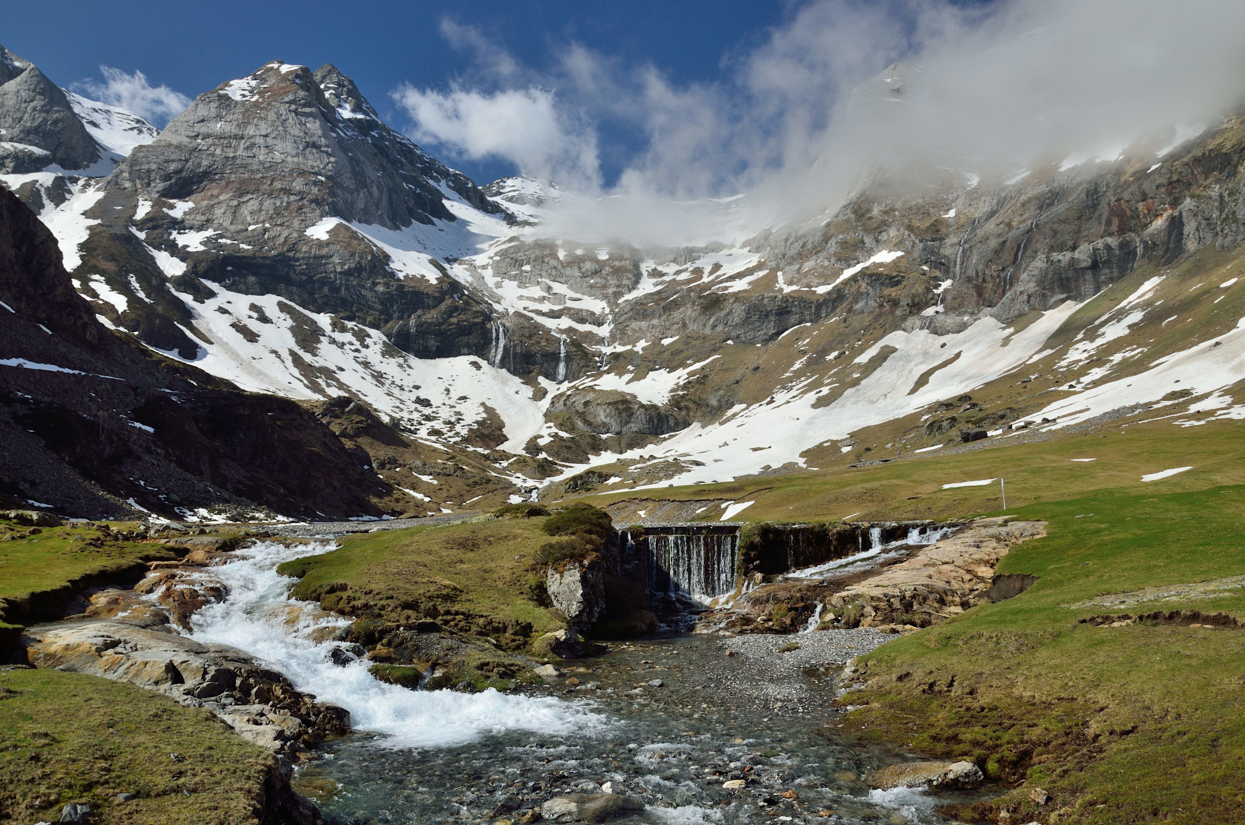 Cirque du Troumouse, Pyrenees, France. Photo: GettyImages-500959072