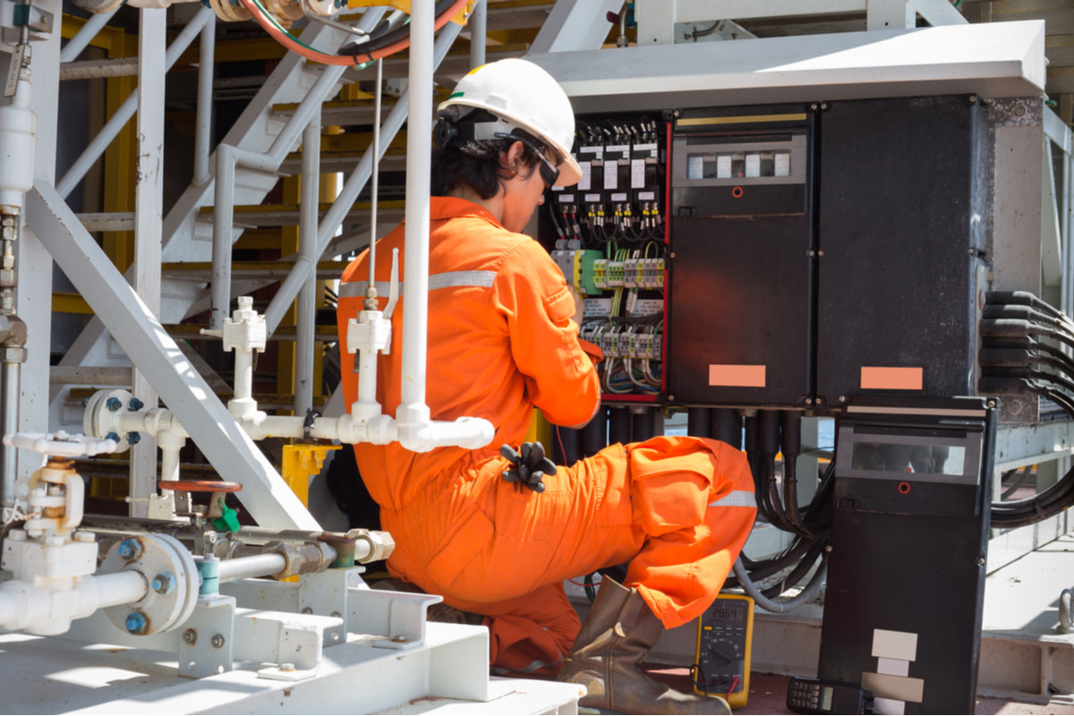 Electrical and instrument technician