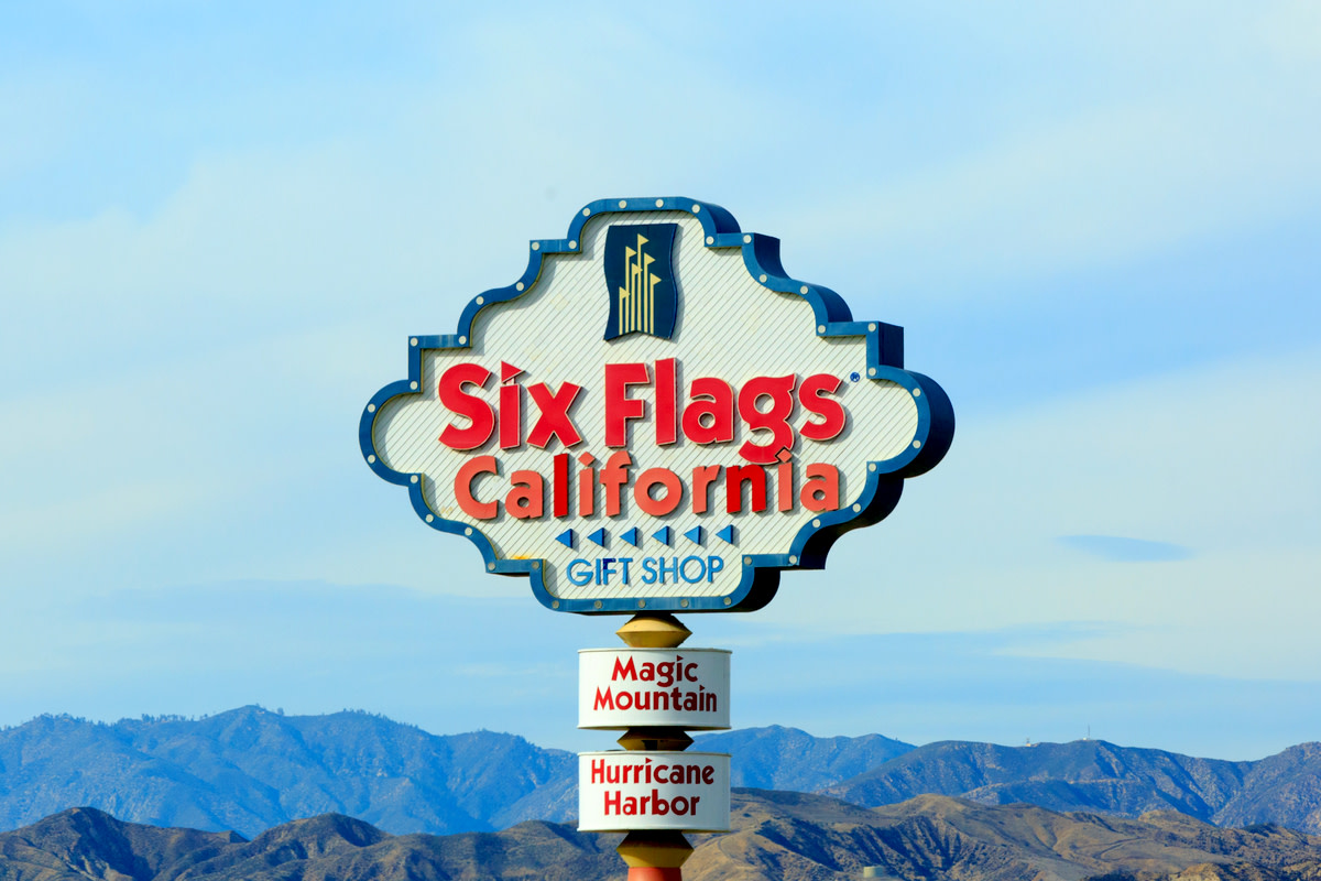 Six flags amusement park Company logo