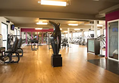 Sports & Health Club The Challenge