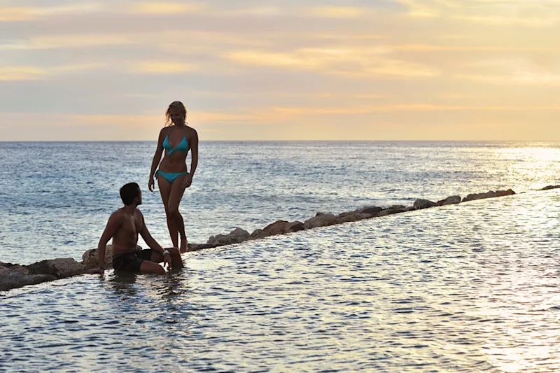 Couple infinity pool