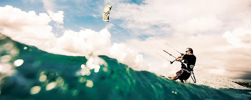 Kitesurfing header