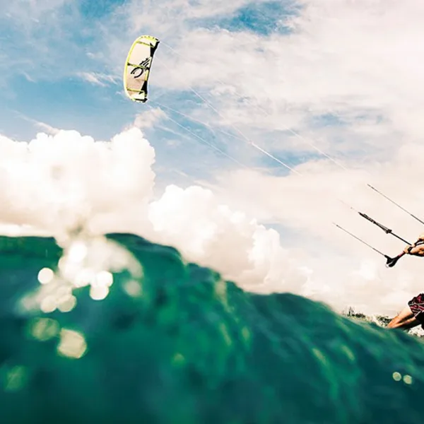 Kitesurfing header
