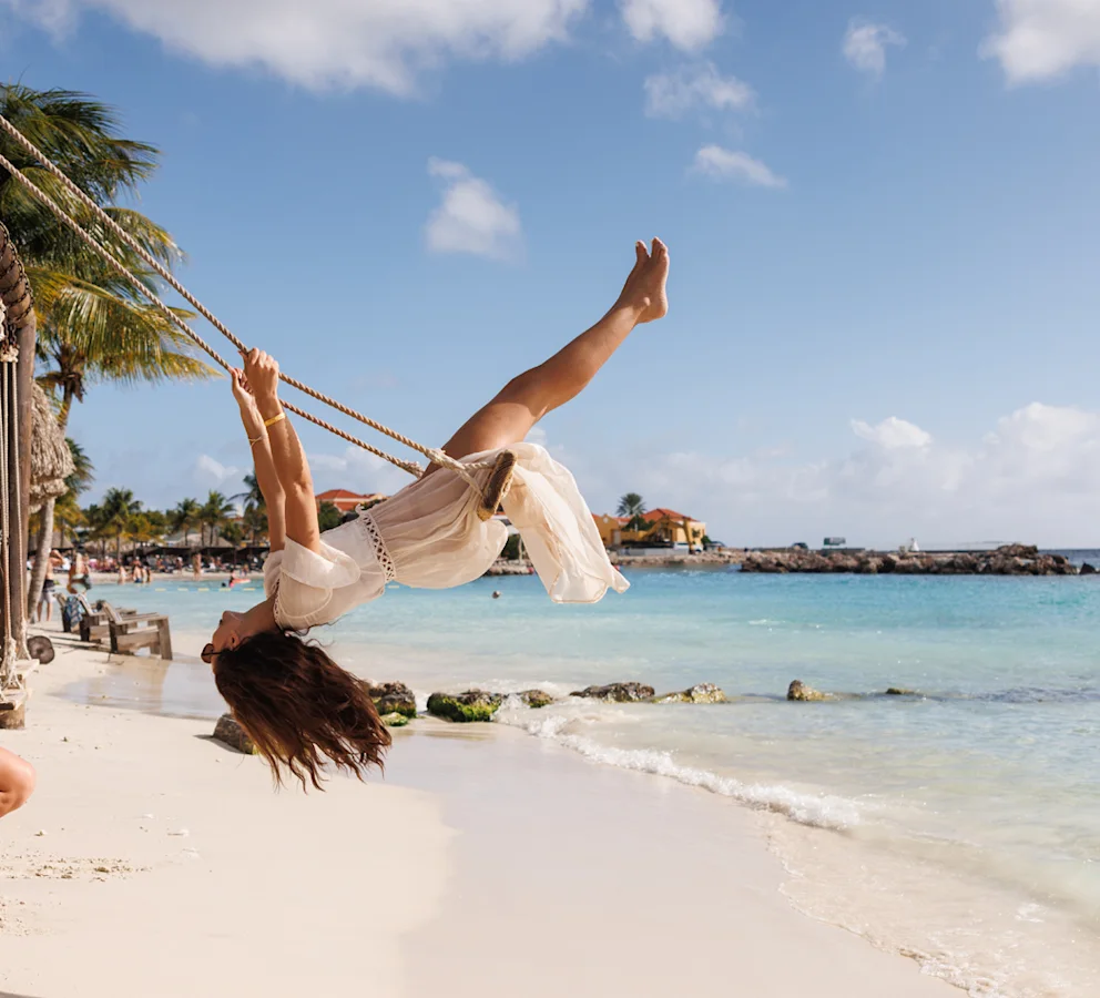 Mambo Beach girls on Swing