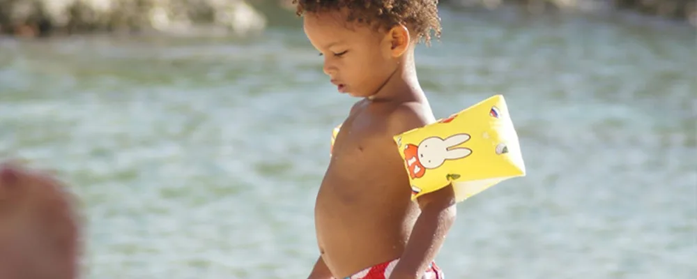 Gezinopreis kid at sea