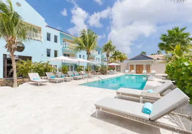 Dolphin Suites & Wellness