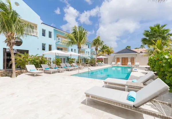 Dolphin Suites & Wellness