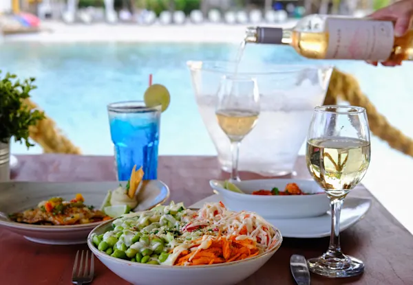 Hemingway Beach Bar & Restaurant