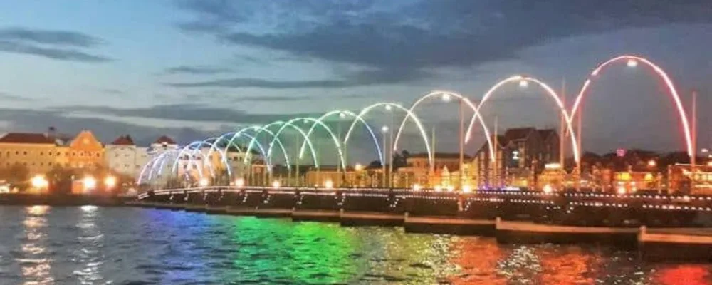 Queen Emma Bridge - Punda Loves You
