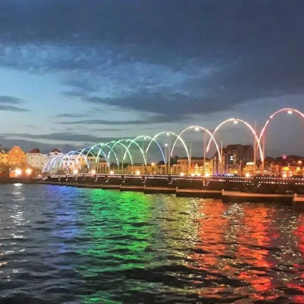 Queen Emma Bridge - Punda Loves You