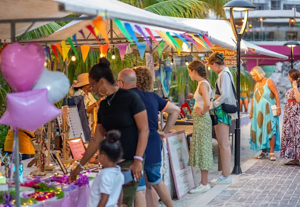 LionsDive Local Beach Market