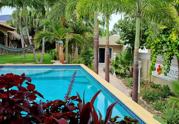 Hibiscus Beach House B & B