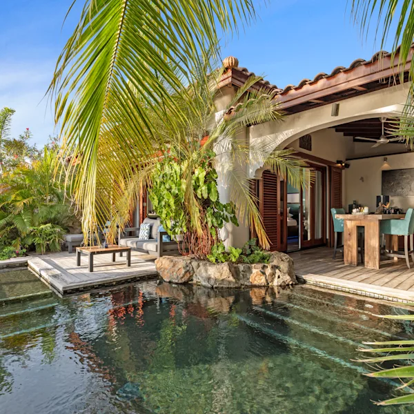 Baoase - Superior Beach Front Pool Suite