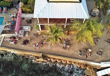 Scuba Lodge Oceanfront Bar and Restaurant
