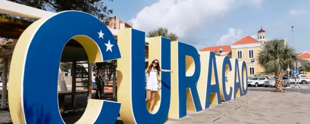curacao-tour-travel-spots-instagramable-locations-alyson-haley-travel-blog-island-outfit-inspiration-1-539408