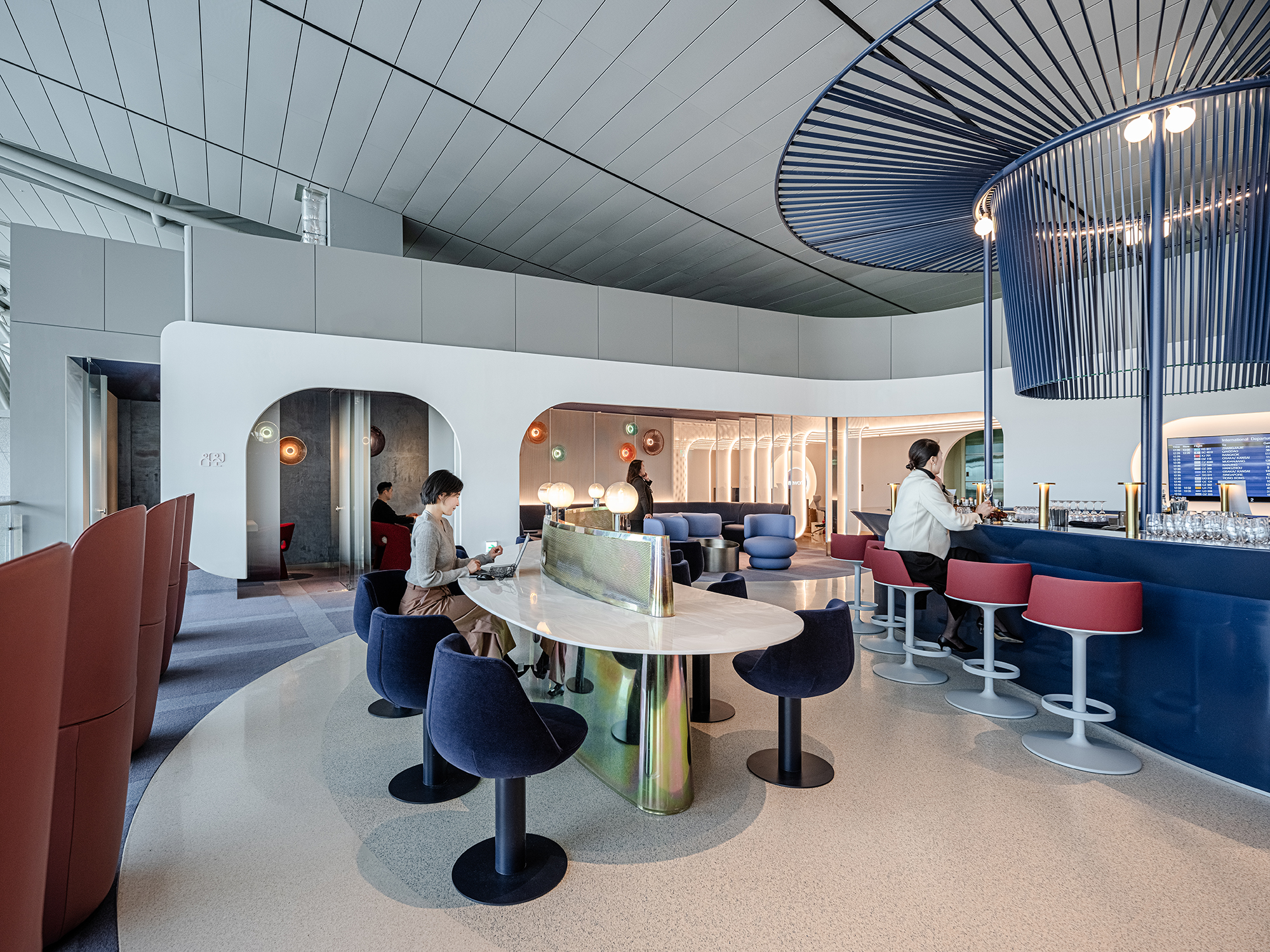 ICN lounge customers