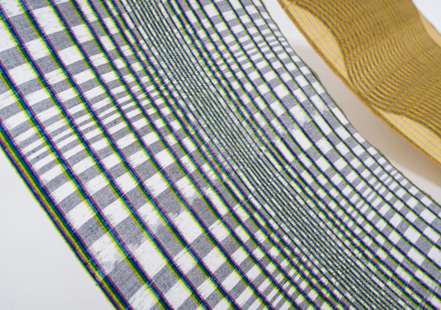 光井花、廃棄布で目の錯覚を表現したテキスタイルコレクション「Visual Illusion」を発表─ミラノサローネサテリテに出展
