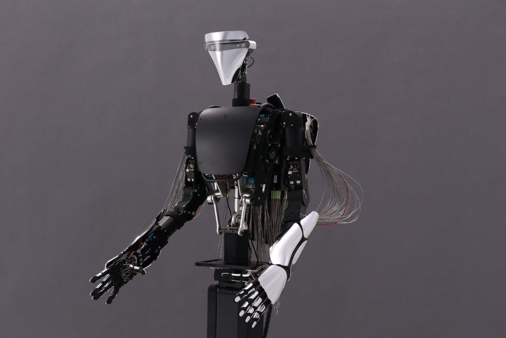 人の手の動作を忠実に再現するアバターロボット