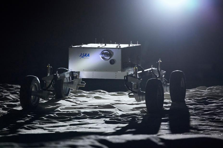 日産、JAXAと共同研究の月面探査機の試作機を公開―日産の電気自動車技術を応用