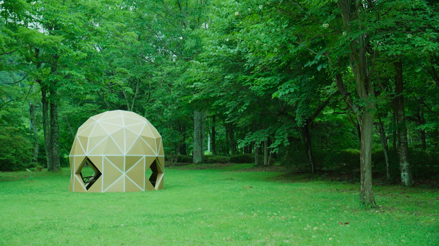 屋外でも使えるダンボール製の組立式テント