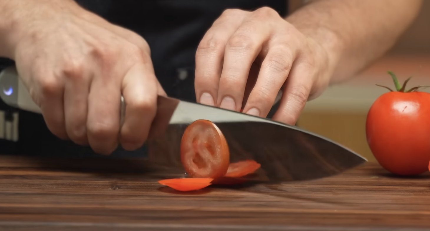 アメリカのSeattle Ultrasonics、超音波の力で食材が切れる包丁を開発