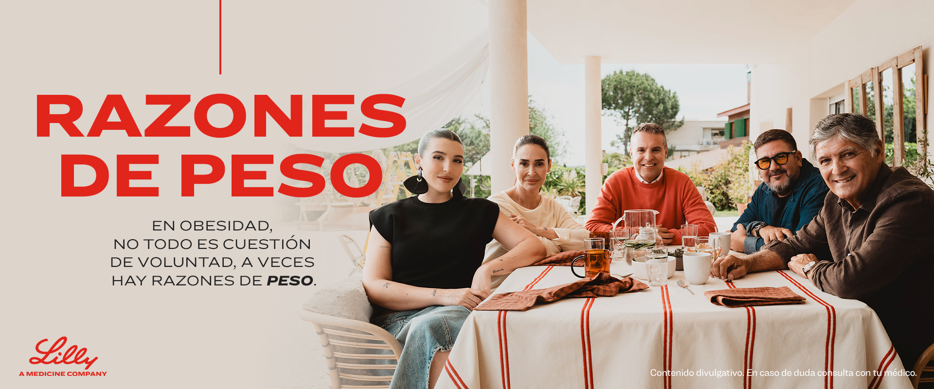 Imagen con mensaje “Razones de Peso” arriba y, abajo, "EN OBESIDAD, NO TODO ES CUESTION DE VOLUNTAD, A VECES HAY RAZONES DE PESO. En la imagen se muestra dos mujeres y tres hombres sonriendo sentados alrededor de una mesa.
