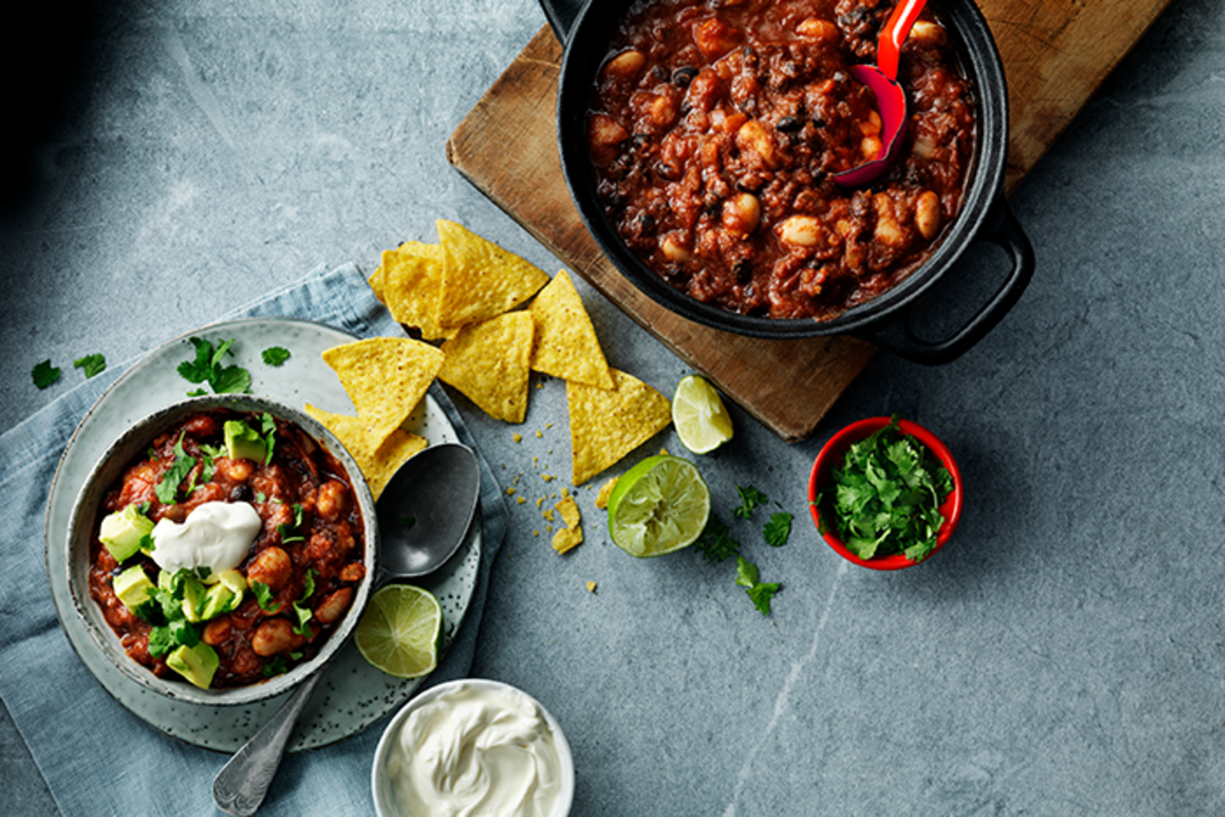 Chili con pinto beans