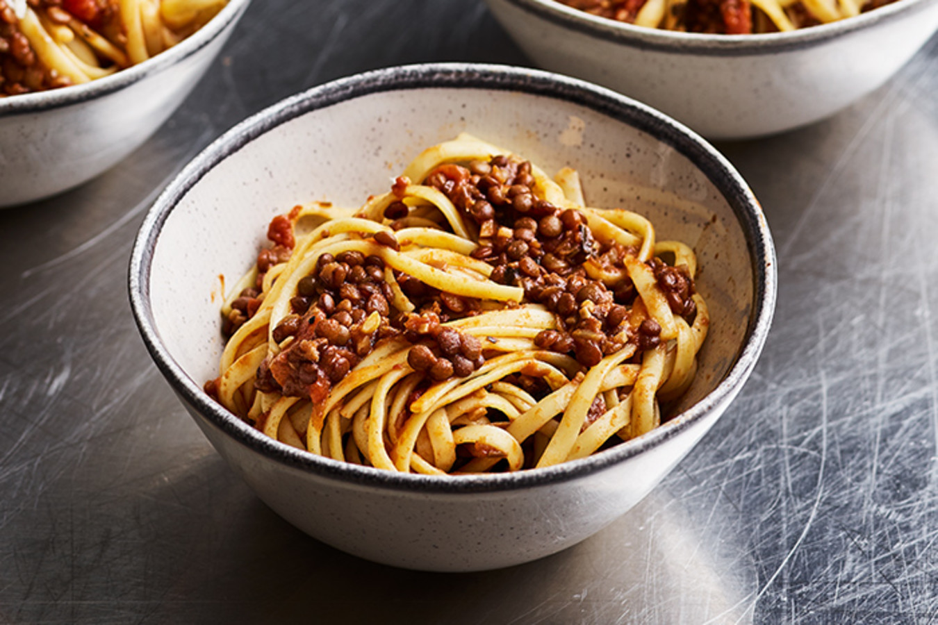 Beluga Bolognese Close 4-3