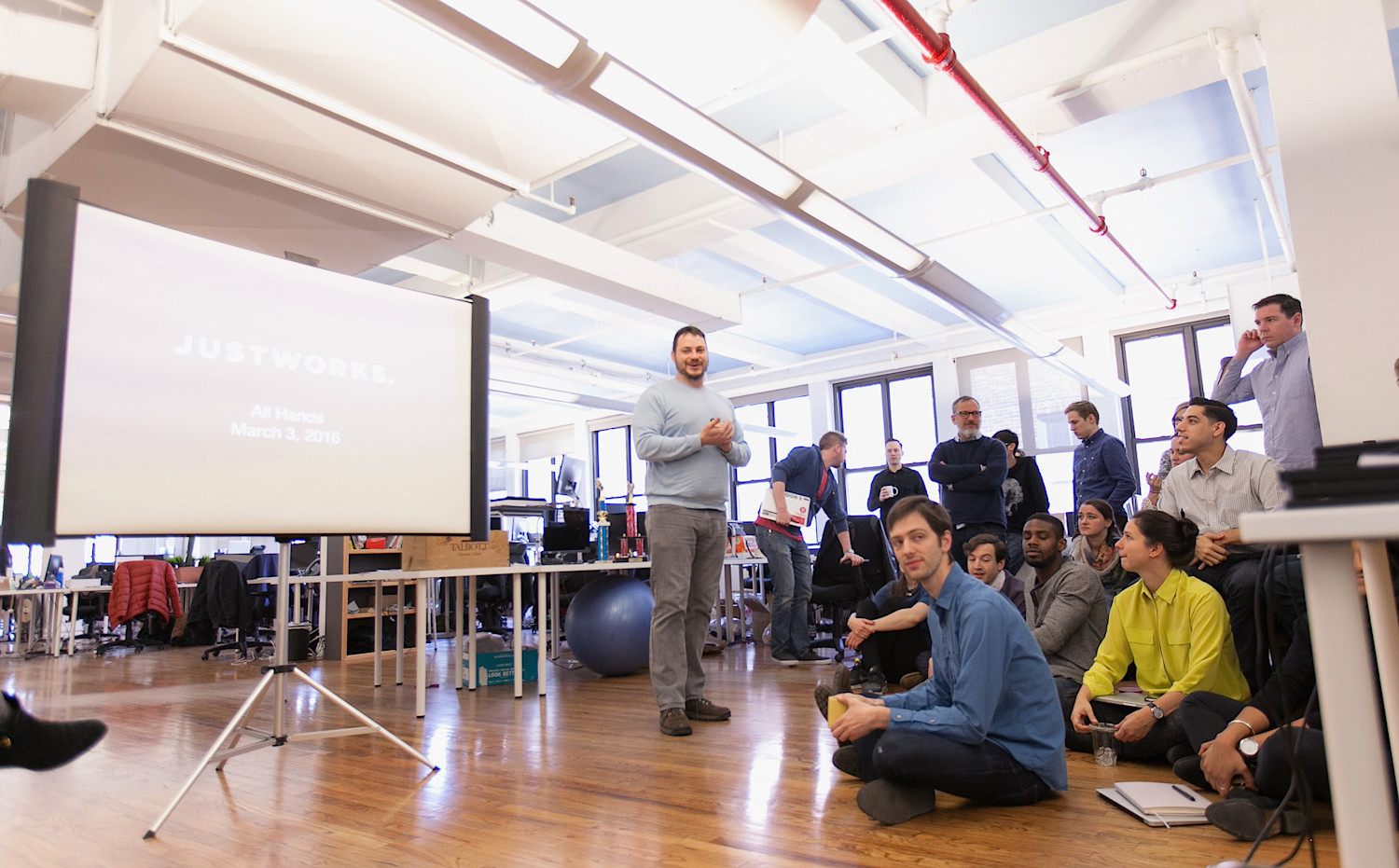 Why Justworks holds a weekly all-hands meeting, and as well as suggestions for your all-hands meeting agenda