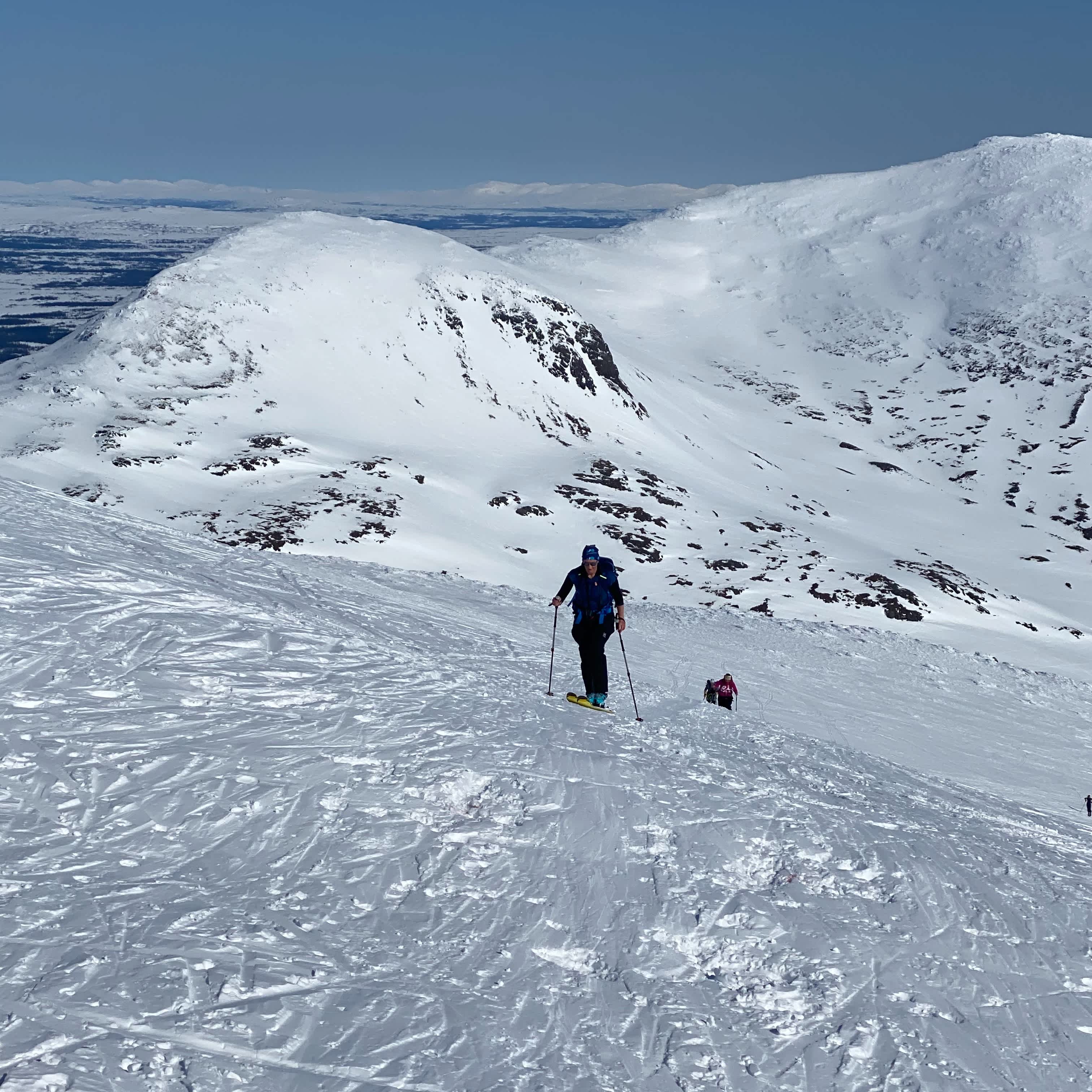 Nästan uppe, kämpa