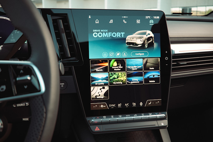 Foto: Interiørbilde som viser SDA skjerm i Eclipse Cross