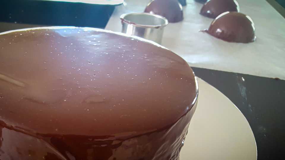 How to deal with bubbles in a glaze