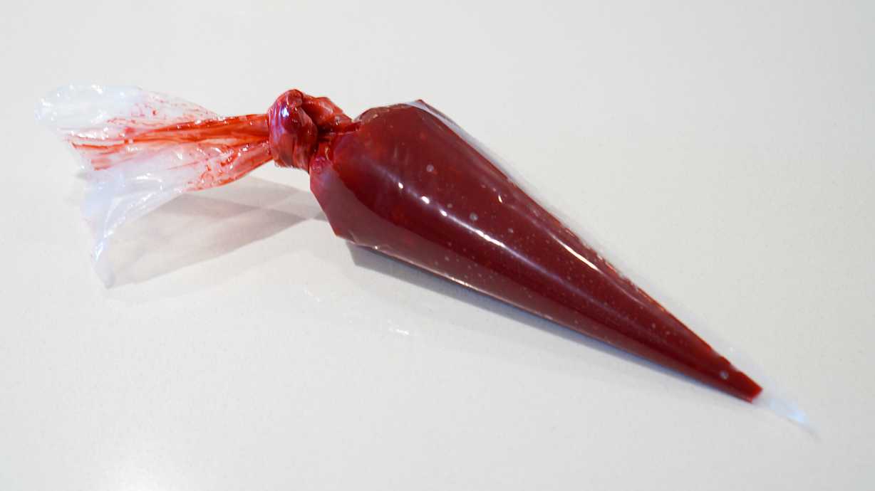 raspberry-gel-piping-bag