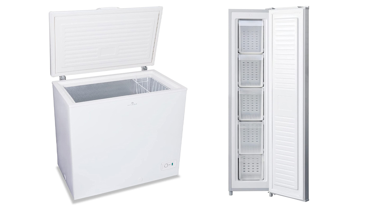 直冷式の冷凍庫には上開き・前開き両ドアタイプがあります。