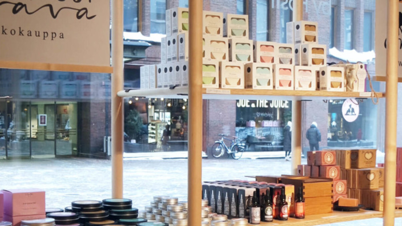 Oranssi Oravan showroom Box by Postissa