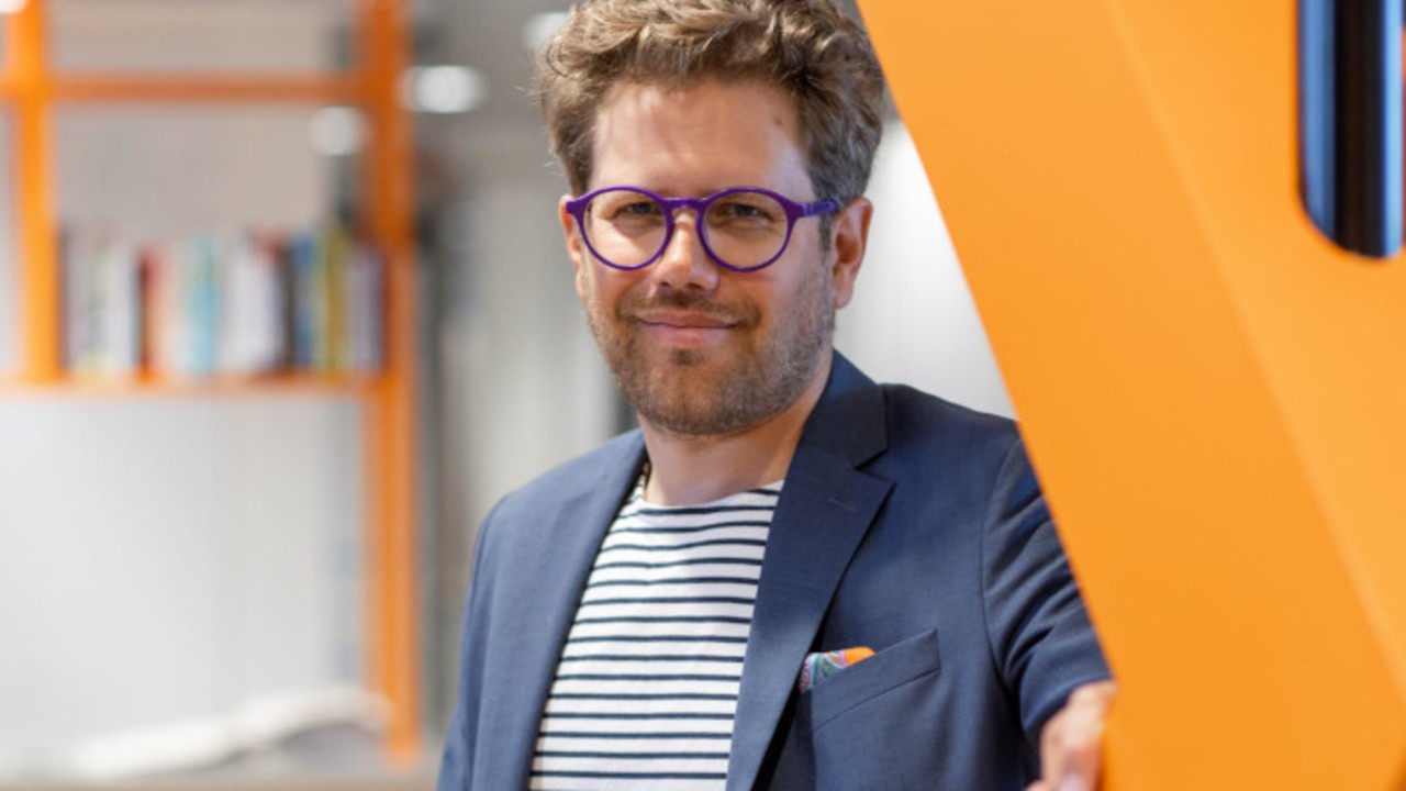 Timo Nurmi vastaa Postin vastuullisuusviestinnästä.