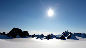 Ski expedition skiing mountains summer sun snow nature Hurtigruten Svalbard 1920x1080