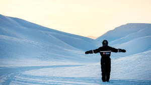 Snowmobile_East-coast_Agurtxane_Concellon_Glacier-with-people