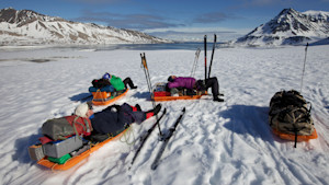 Ski expedition skiing lunchbreak summer sun snow nature Hurtigruten Svalbard 1920x1080