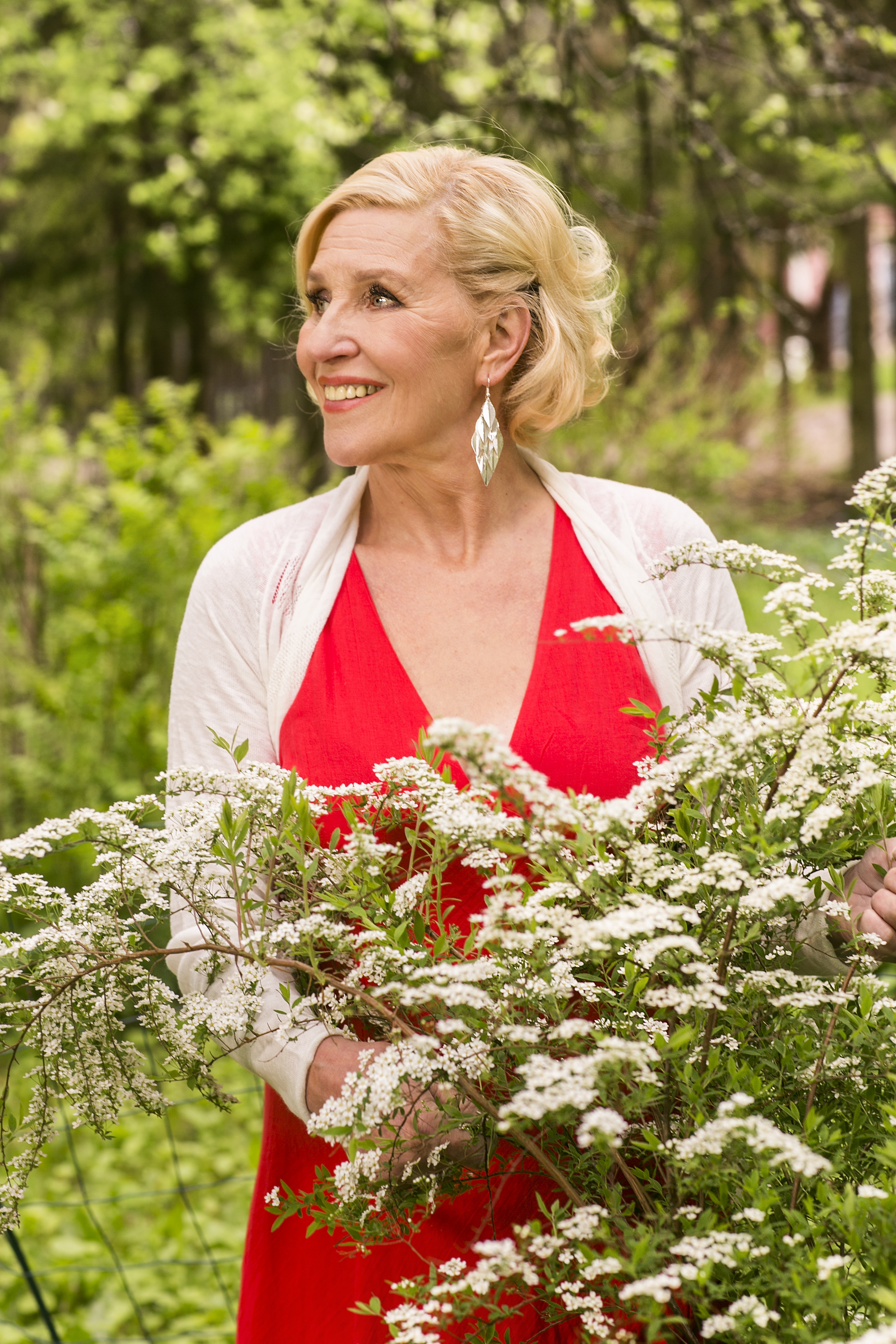 Eija Vilpas ei halua murehtia vanhenemista, mutta hyväksyy elämän vääjäämättömyyden.