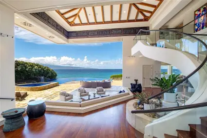 Indoor Outdoor Hawaii home overlooking ocean