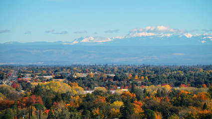 A photo of Redding, a great place to enjoy fall in California.
